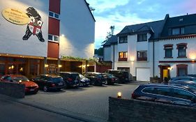 Hotel & Weinhaus Zum Schwarzen Baeren